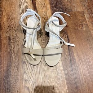 NEW Elegant Beige Women's Heels